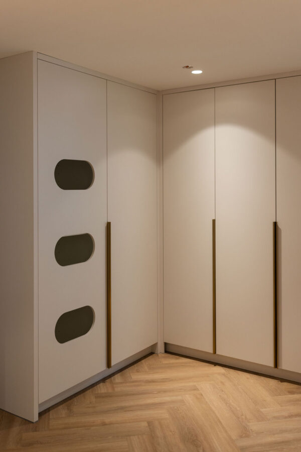 20240711-PUURINTERIEURBOUW-THEPLACETOBIBI-3M5A2180-HR
